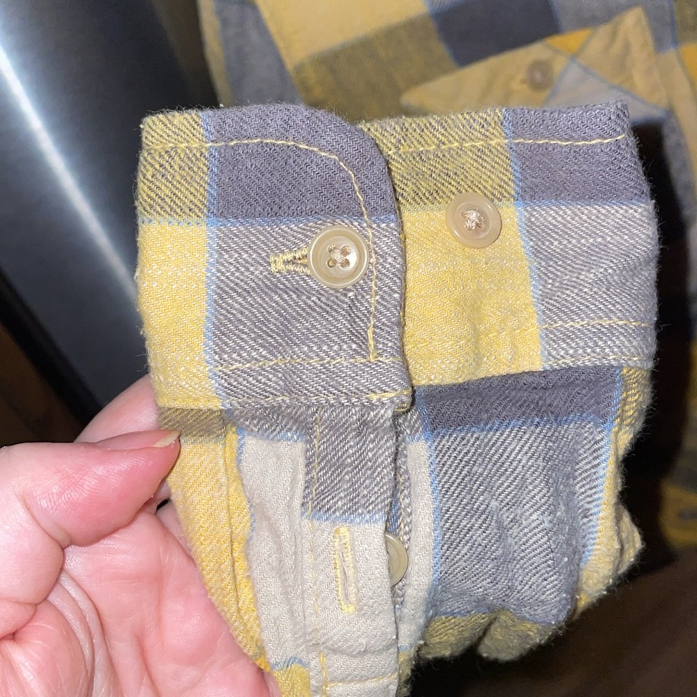 FREE with Purchase‼️ American Eagle Outfitters Flannel🦅 💛🩶🤍 - Picture 9 of 12